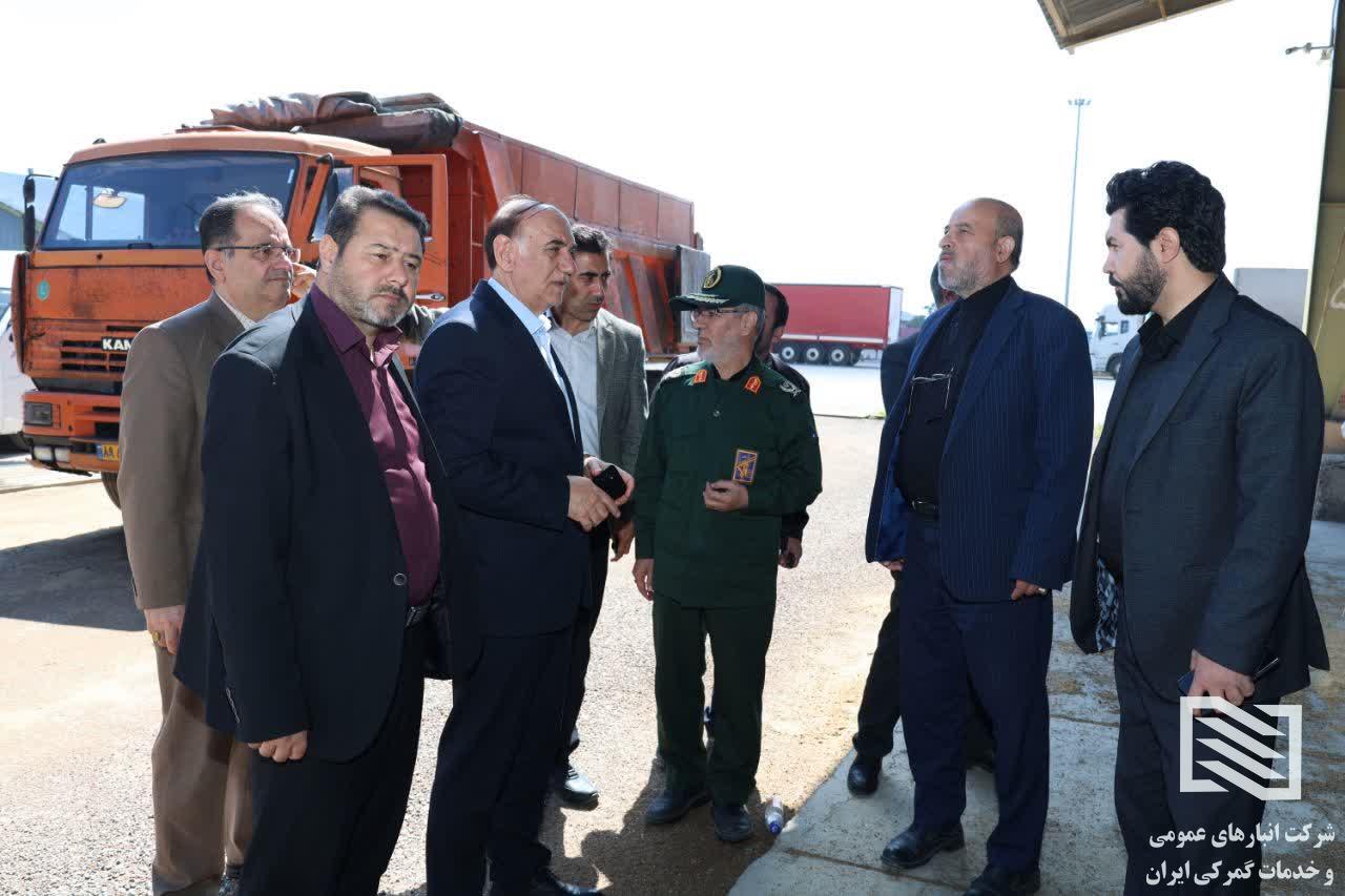 تأکید فرمانده سپاه عاشورا بر نقش‌آفرینی فعالان اقتصادی در خط مقدم جنگ اقتصادی/ سردار عباسقلی‌زاده: فعالان اقتصادی باید پشت «لانچرهای اقتصادی» برای رفاه مردم قرار بگیرند. 3